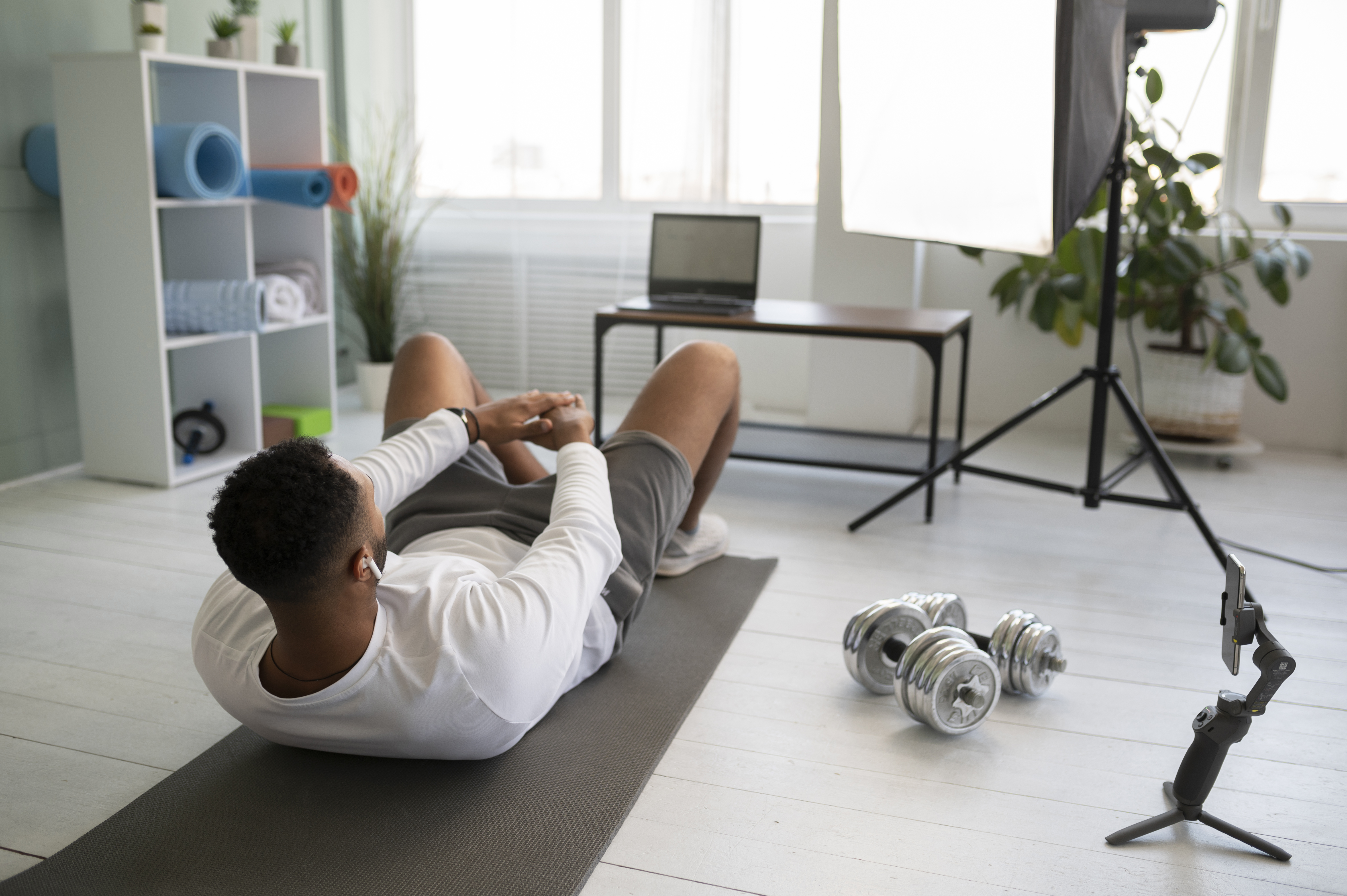 Home Workouts vs Gym: Which Builds Better Athletic Performance?